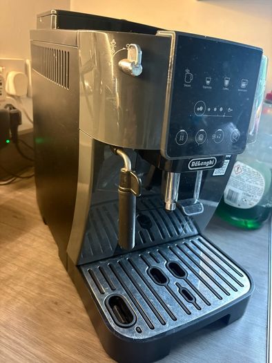 Delonghi Magnifica Coffee Machine
