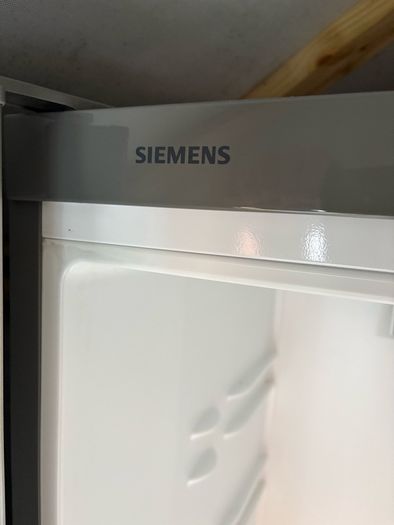 Siemens iQ300 Larder Fridge