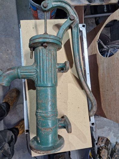 Antique park  pump