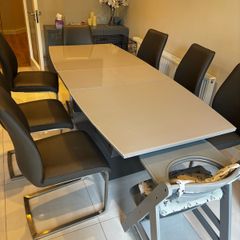 Harvey Norman Oscar Extendable Dining Table & 8 Austin Cantilever Chairs
