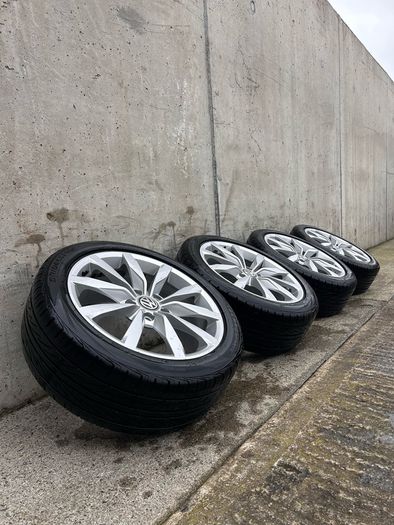 Genuine Volkswagen 17" Alloys & Tyres - Bridgestone