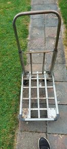 Foldable hand trolly