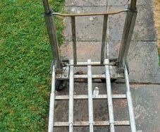 Foldable hand trolly