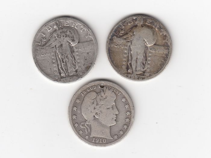 USA, 3 x Quarter Dollars,1926,date worn,&1910 (holed) 90% silver coins (no. 449)