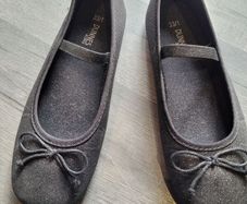 girls black shoes
