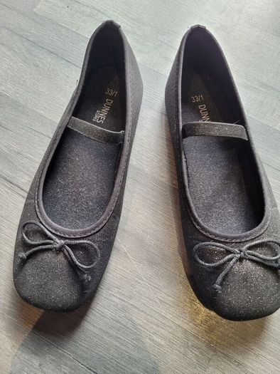 girls black shoes