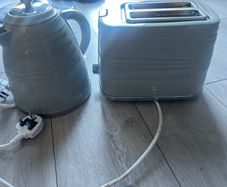 kettle and toaster swan