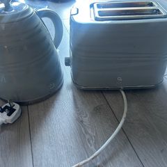 kettle and toaster swan