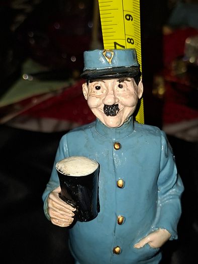 Guinness advertising figurine Zookeeper holding a pint of Guinness, My Goodness My Guinness. Postage Available or Collection