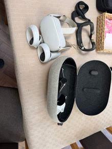 Meta Quest 2 VR Headset Bundle