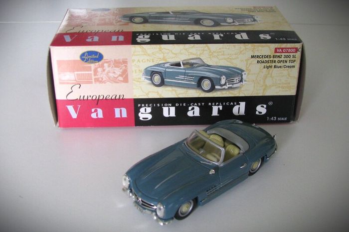 Diecast Model Mercedes-Benz 300SL (W198) - Collectable Vanguards 1:43