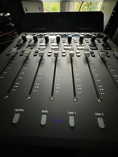 Avid S1