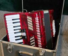 Piano Accordion - excellent condition