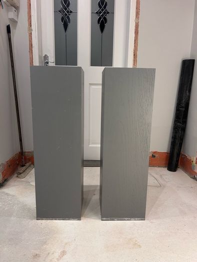 Quartz breakfast bar and 4 high chairs