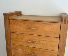 Solid Oak 5-Drawer Chest of Drawers  Excellent Condition