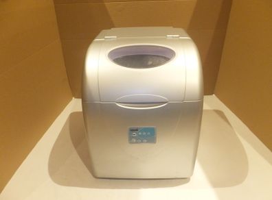ice cube maker