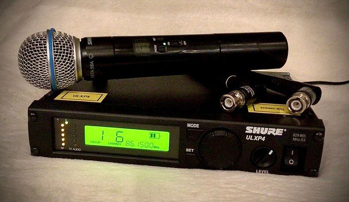 Shure ULXP4 Wireless System with Beta 58A Microphone