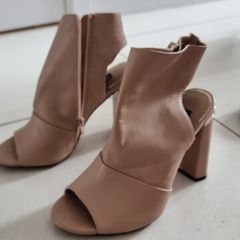 ladies footwear