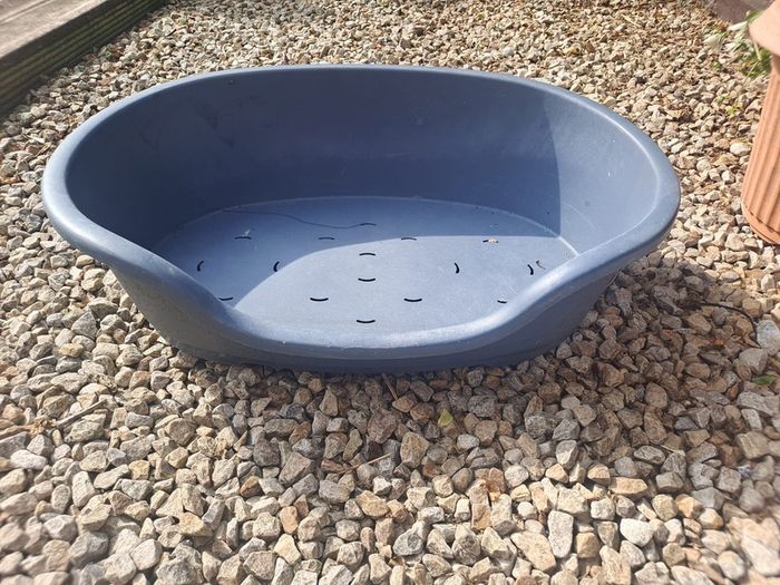 Medium Dog Kennel & bed