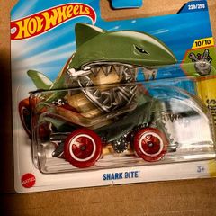 Hot Wheels SHARK BITE - treasure hunt 2025
