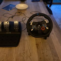 Logitech G29 Force Feedback Wheel + Pedals