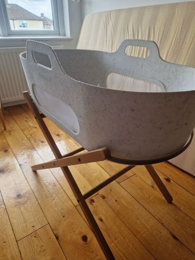 Snuzbaskit Moses Basket and Stand