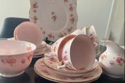 Tuscan  pale pink Mid century stunning 21 piece china tea set