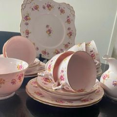 Tuscan  pale pink Mid century stunning 21 piece china tea set