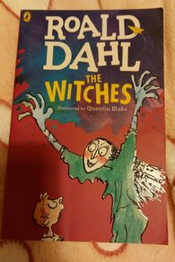 Roald Dahl ; The Witches;  3708 ( mr)