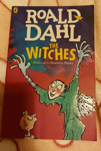 Roald Dahl ; The Witches;  3708 ( mr)