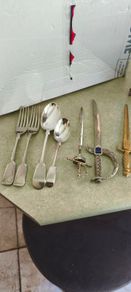 Vintage -Fiddle Pattern- silver plated flatware 4 pieces, similar in style to those produced in the Victorian era 18.00E. And 3 letter opener each is 10.00 euro