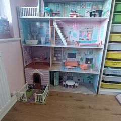 Large wooden Lillies doll house