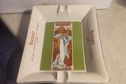 Ruinart ashtray in vintage porcelain with some repair on one edge of it, French Champagne, Gift Champagne Made in France