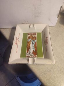 Ruinart ashtray in vintage porcelain with some repair on one edge of it, French Champagne, Gift Champagne Made in France