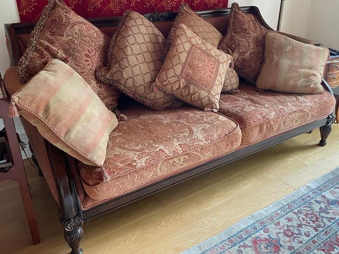 Elegant Traditional 3-Seater Sofa | Solid Hardwood