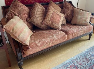 Elegant Traditional 3-Seater Sofa | Solid Hardwood