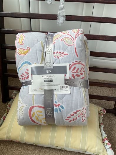 Bnwt grey bedspread double size