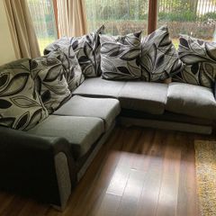 Sofa Set Good Condition