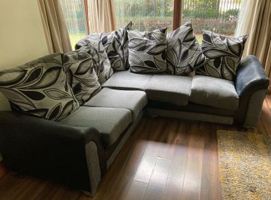 Sofa Set Good Condition