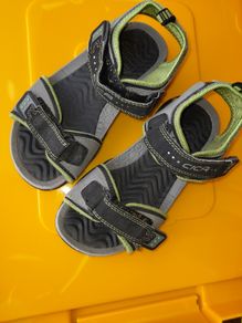 Boys sandals, size 10.5