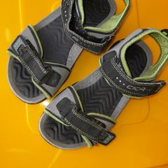 Boys sandals, size 10.5
