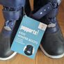 Kids winter boots Size 2.5 Image 2