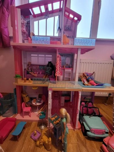 Barbie House, Aeoplane, Cars and accessories