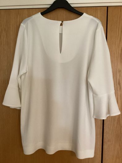 NEXT Ivory 3/4 Flute Sleeve Top