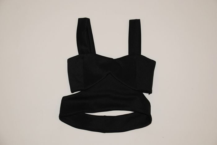 Cut Out Side Crop Top
