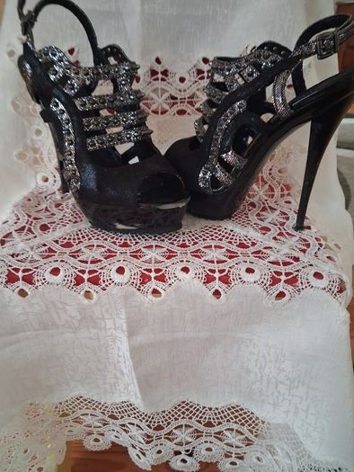 RiverIsland size 4