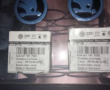 4 x Skoda alloys caps and front logo
