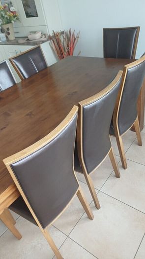 kitchen table and chairs