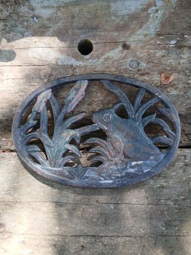 Cast iron trivets