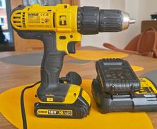 DeWalt 18V Cordless Drill DCD776 plus 2 Batteries and Charger Light Home Use Only